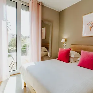 Le Petit Castel 3* Antibes